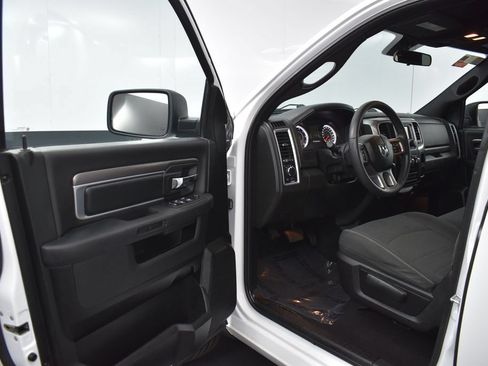 Used 2024 RAM 1500 Warlock AWD/4WD image 5