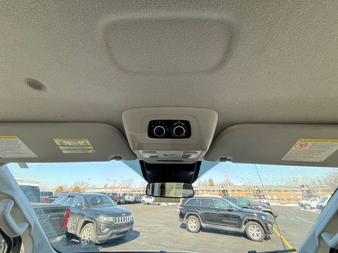 Used 2023 Ford Transit 350 XLT image 29