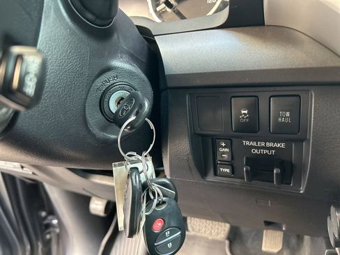 Used 2017 Toyota Tundra SR5 image 46