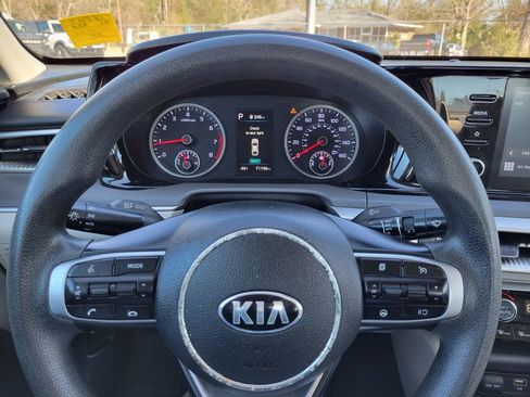 Used 2021 Kia K5 LXS image 28