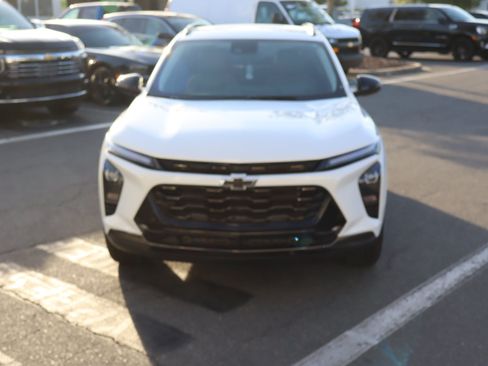 Used 2026 Chevrolet Trax ACTIV w/ Driver Confidence Package FWD image 3