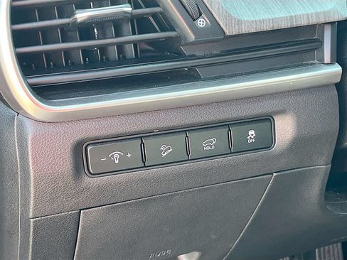 Used 2024 Kia Telluride EX w/ EX Captain's Chair Package AWD/4WD image 10