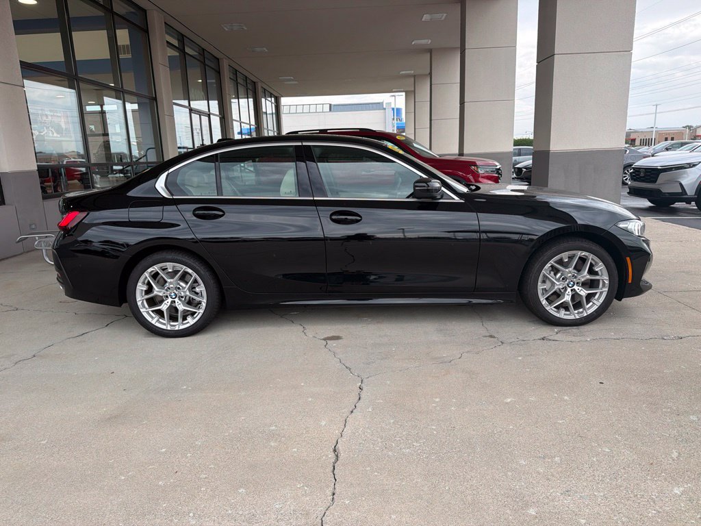 Used 2025 BMW 330i xDrive Sedan w/ Convenience Package AWD/4WD image 6