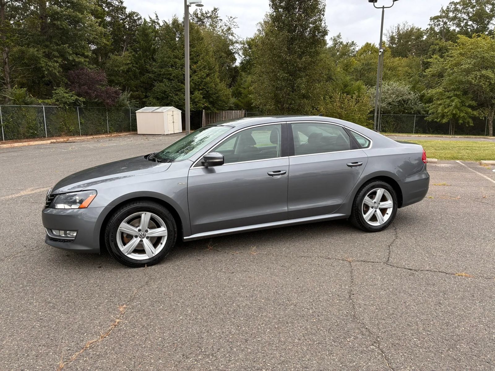 Used 2015 Volkswagen Passat 1.8T Limited Edition FWD image 2