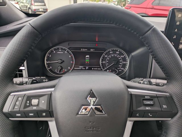 New 2026 Mitsubishi Outlander LE FWD image 24
