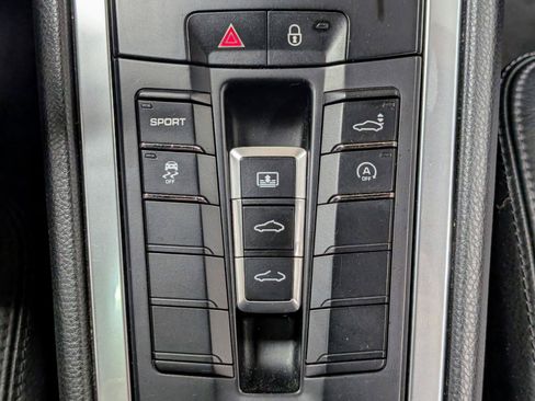 Used 2014 Porsche 911 Carrera image 24