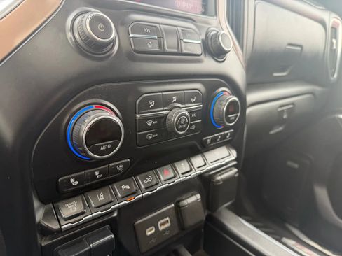 Used 2020 Chevrolet Silverado 3500 High Country image 31