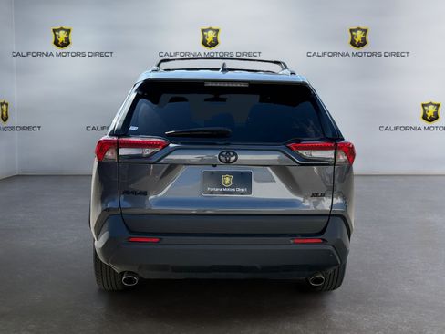 Used 2025 Toyota RAV4 XLE w/ Convenience Package FWD image 4