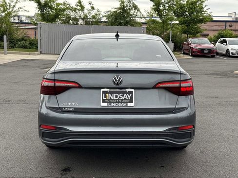 Used 2023 Volkswagen Jetta Sport FWD image 4