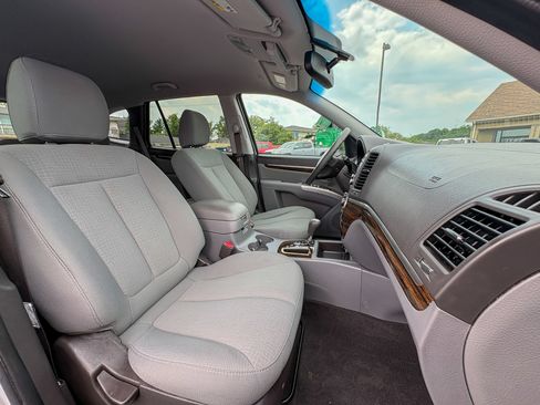Used 2012 Hyundai Santa Fe GLS FWD image 25