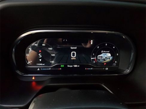 Used 2024 GMC Yukon XL SLT w/ SLT Luxury Package image 30