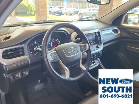 Used 2023 GMC Acadia SLT image 12