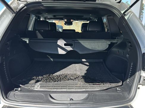 Used 2019 Jeep Grand Cherokee Altitude image 29