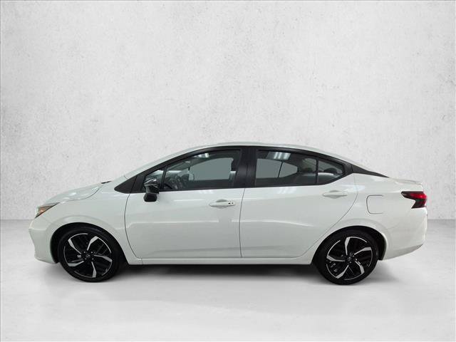 Used 2025 Nissan Versa SR FWD image 9