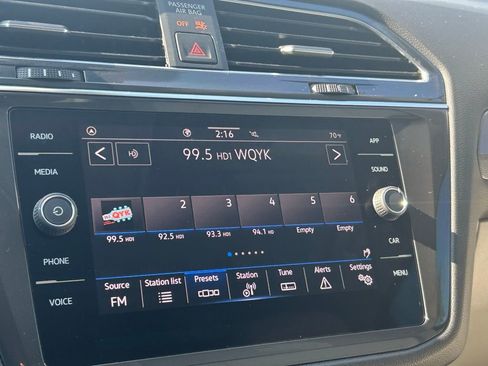 Used 2023 Volkswagen Tiguan SE image 15