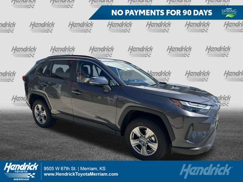 Used 2025 Toyota RAV4 XLE AWD/4WD image 1