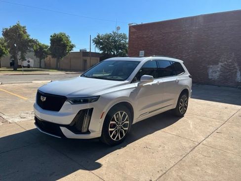 Used 2023 Cadillac XT6 Sport w/ Platinum Package AWD/4WD image 3