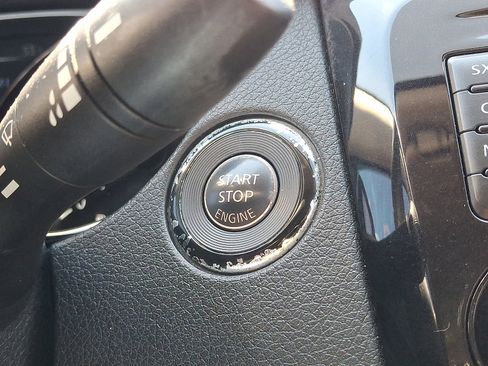 Used 2014 Nissan Rogue SL AWD/4WD image 25