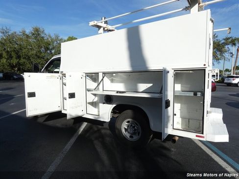 Used 2017 Chevrolet Express 3500 image 16