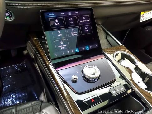 Certified 2025 Cadillac Escalade Sport Platinum AWD/4WD image 24