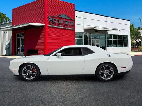 Used 2020 Dodge Challenger R/T RWD image 2