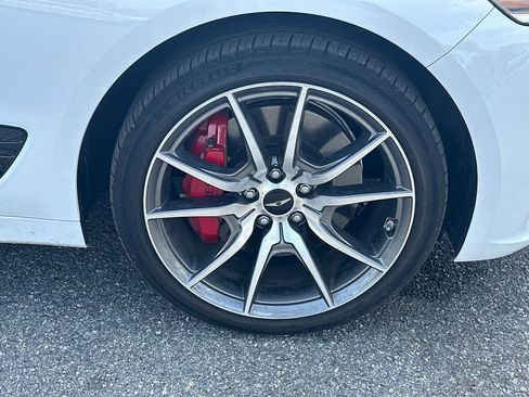 Used 2025 Genesis G70 2.5T image 12