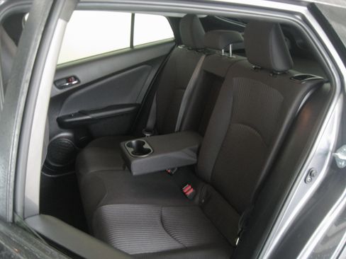 Used 2016 Toyota Prius Two image 8