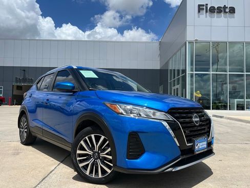 Certified 2023 Nissan Kicks SV FWD image 1