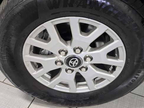 Certified 2025 Toyota Tacoma SR5 image 8