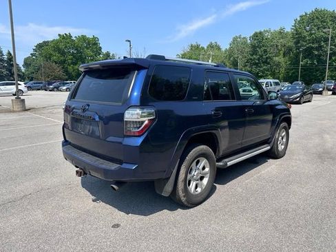 Used 2022 Toyota 4Runner SR5 Premium w/ Moonroof Package AWD/4WD image 3