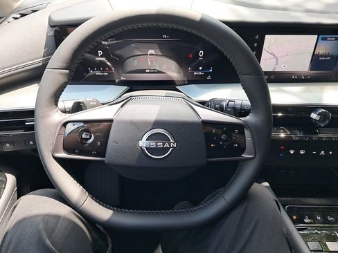 New 2025 Nissan Murano SL image 14