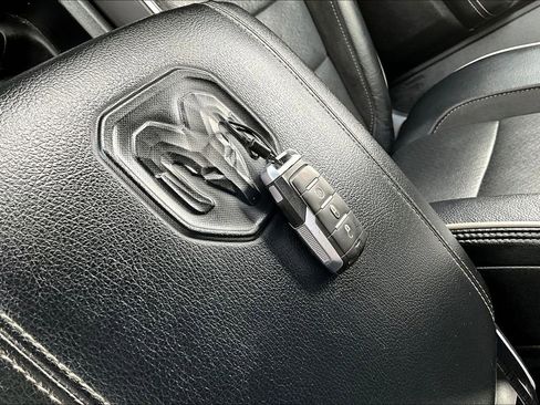 Used 2024 RAM 1500 Laramie image 37