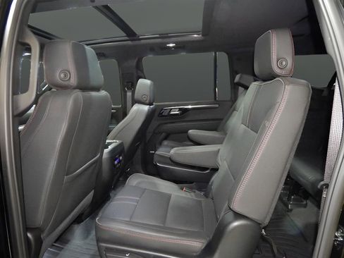 Used 2025 Chevrolet Suburban RST w/ RST Capability Package AWD/4WD image 24