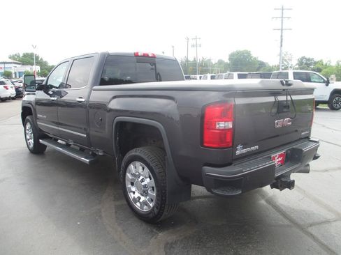 Used 2016 GMC Sierra 2500 Denali w/ Duramax Plus Package AWD/4WD image 10