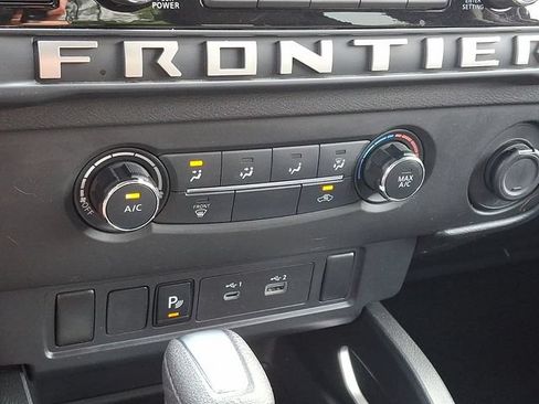 Used 2025 Nissan Frontier SV RWD image 16
