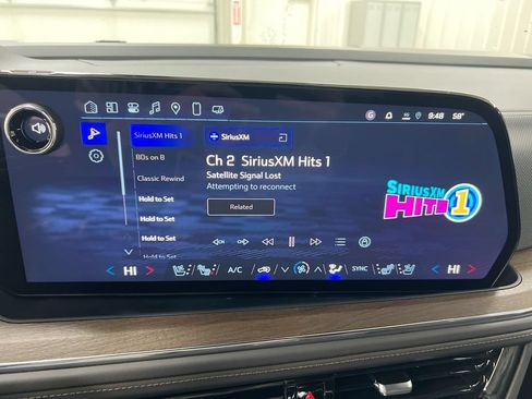 Used 2025 Chevrolet Suburban High Country AWD/4WD image 13