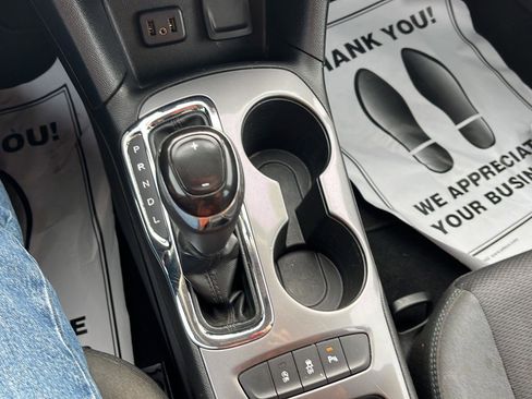 Used 2019 Chevrolet Cruze LT w/ Convenience Package image 18