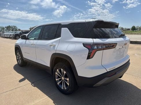 Used 2025 Chevrolet Equinox LT FWD image 5