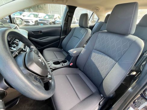Used 2025 Toyota Corolla LE image 34