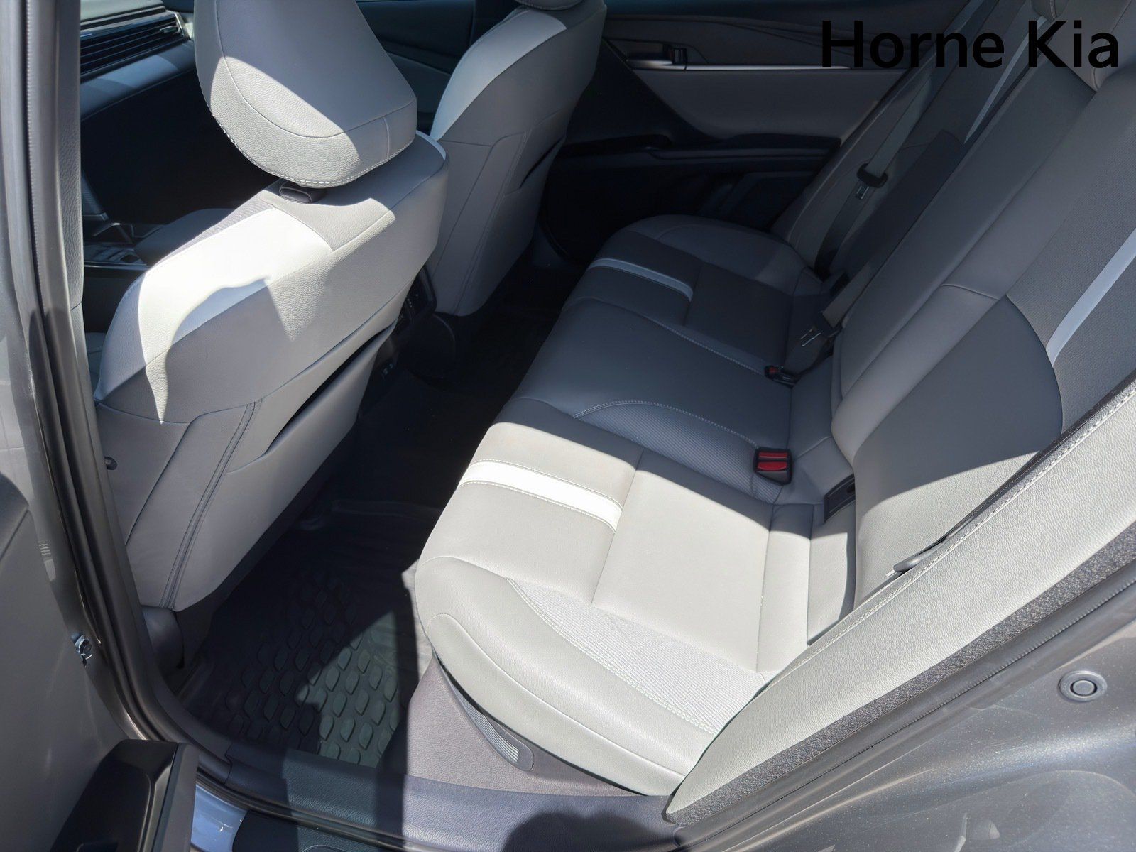 Used 2025 Toyota Camry SE w/ Convenience Package FWD image 23