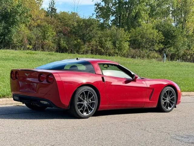 Used 2005 Chevrolet Corvette Coupe w/ Preferred Equipment Group RWD image 12