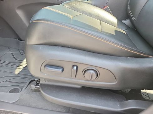 Used 2024 Chevrolet Equinox Premier AWD/4WD image 11