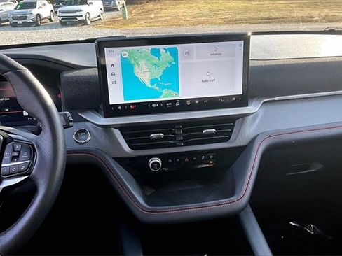 Used 2025 Ford Explorer ST-Line w/ ST-Line Street Pack image 6