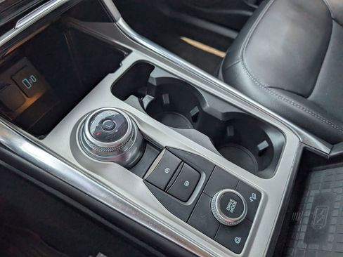 Used 2023 Ford Explorer Limited AWD/4WD image 25