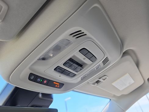 Certified 2023 Buick Envision Avenir FWD image 31