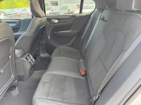 Used 2023 Volvo C40 P8 Recharge Ultimate AWD/4WD image 9