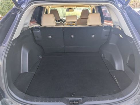 Used 2021 Toyota RAV4 XLE Premium image 13