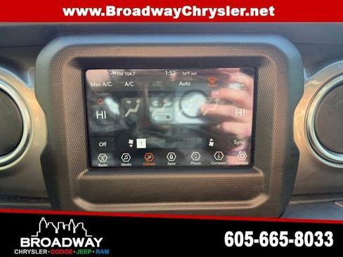 Used 2019 Jeep Wrangler Unlimited Sahara w/ Safety Group image 20