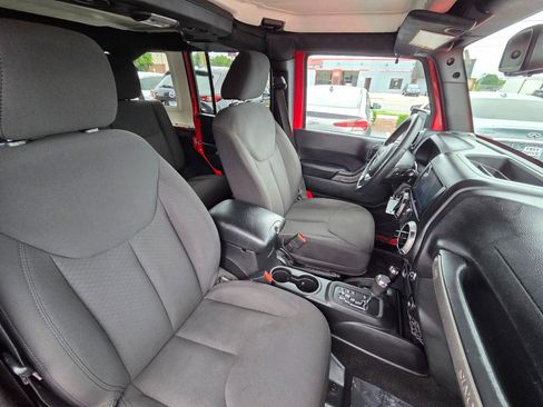 Used 2015 Jeep Wrangler Unlimited Sport w/ Quick Order Package 24S AWD/4WD image 19