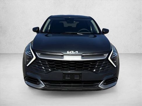 Used 2025 Kia Sportage LX image 2